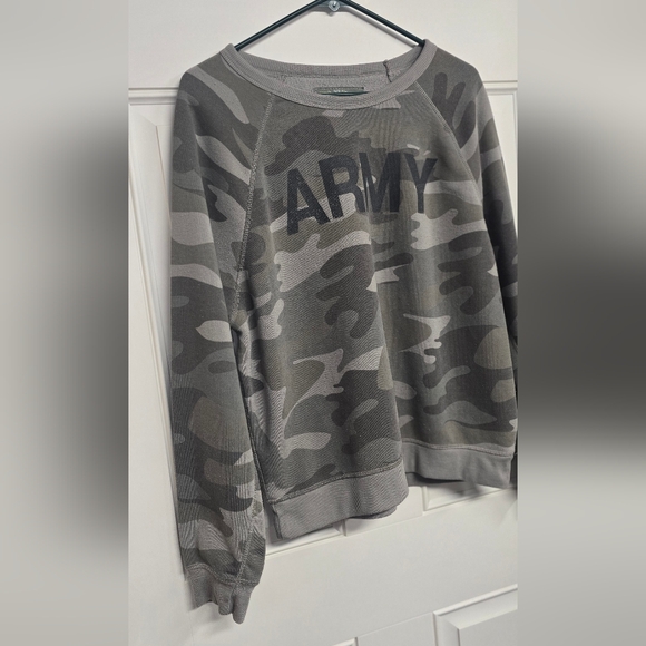 Women's Size Medium ARMY Sweatshirt ⭐️ Excellent Pre-Owned Condition!!✨️✨️ - Picture 6 of 11